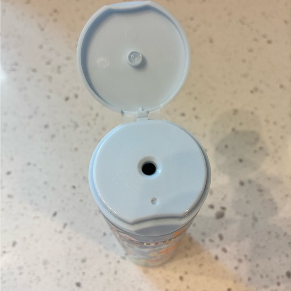 Amika Curl Corps Gel- 70% full - Picture 3 of 4